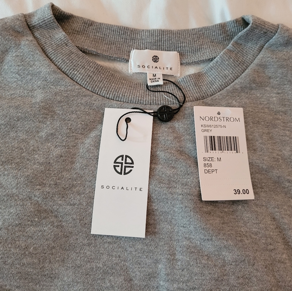 NWT Socialite Nordstrom's cropped sweatshirt